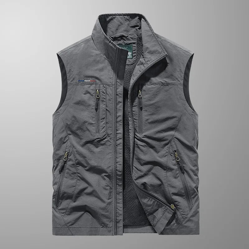 Le gilet cargo Tauno avec de multiples poches