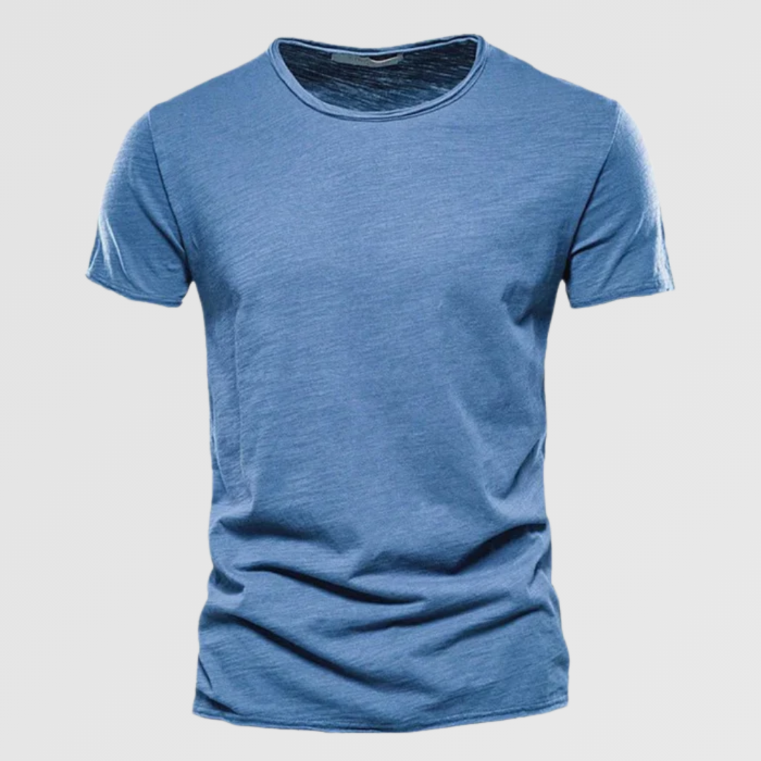 Essential T-shirt in premium cotton.