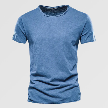 Essential T-shirt in premium cotton.