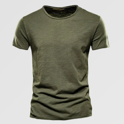 Essential T-shirt in premium cotton.