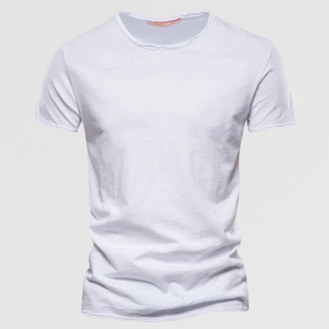 Essential T-shirt in premium cotton.