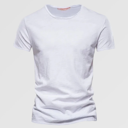 Essential T-shirt in premium cotton.