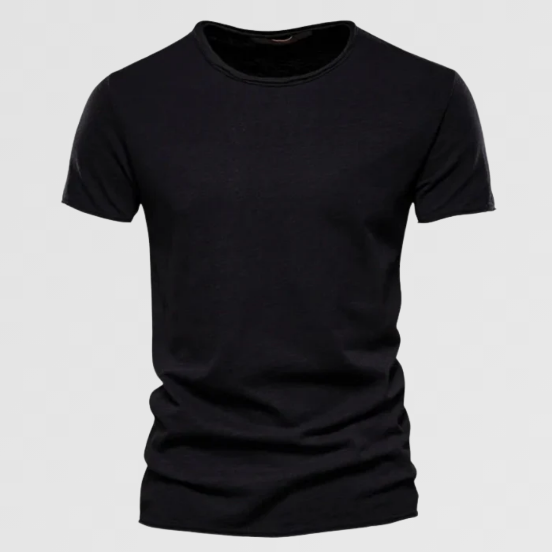 Essential T-shirt in premium cotton.
