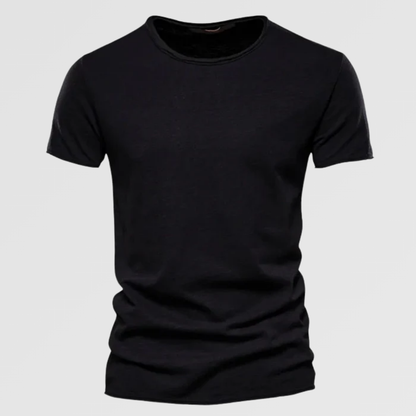 Essential T-shirt in premium cotton.