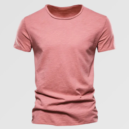 Essential T-shirt in premium cotton.