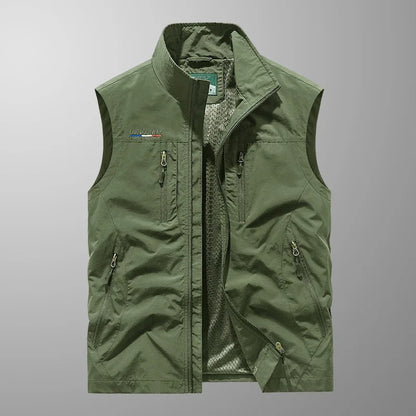 Le gilet cargo Tauno avec de multiples poches