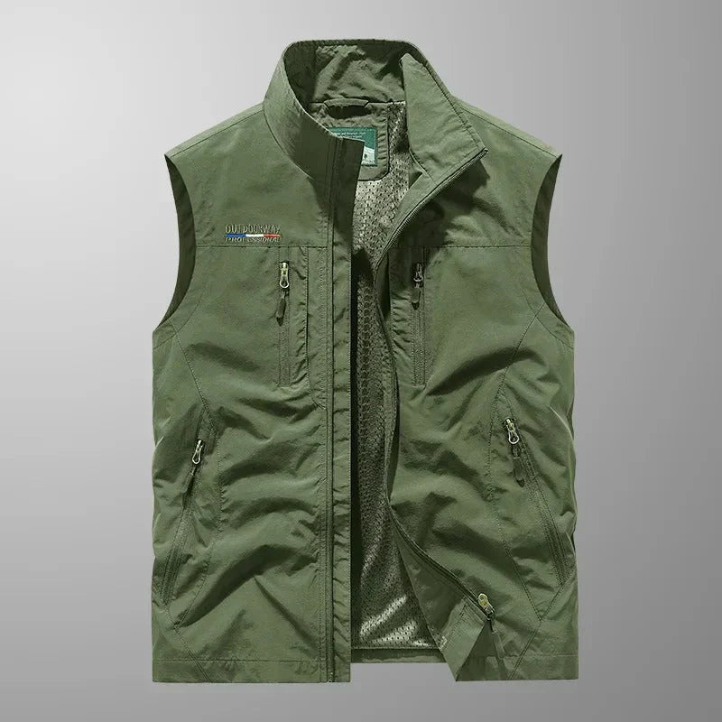 Le gilet cargo Tauno avec de multiples poches