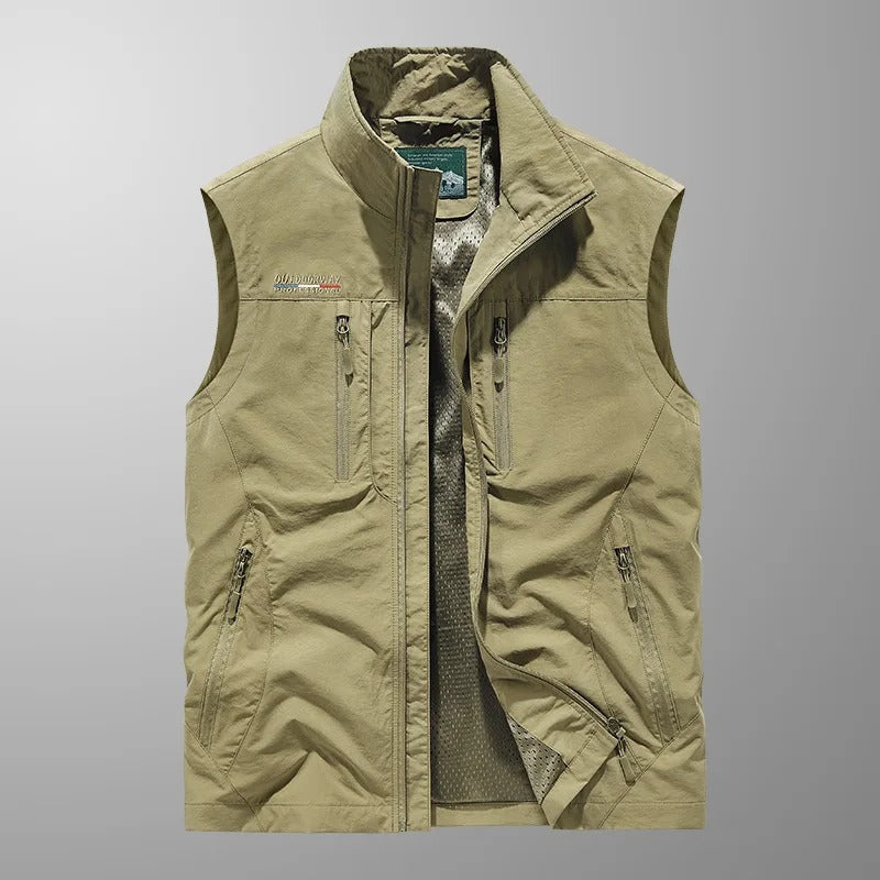 Le gilet cargo Tauno avec de multiples poches